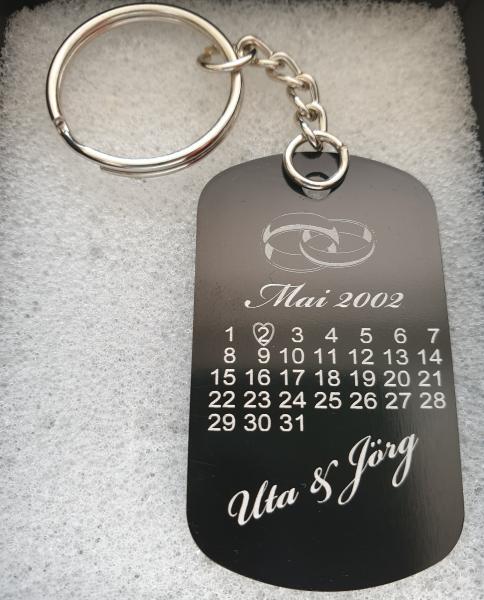 Gravuranhänger Kalender